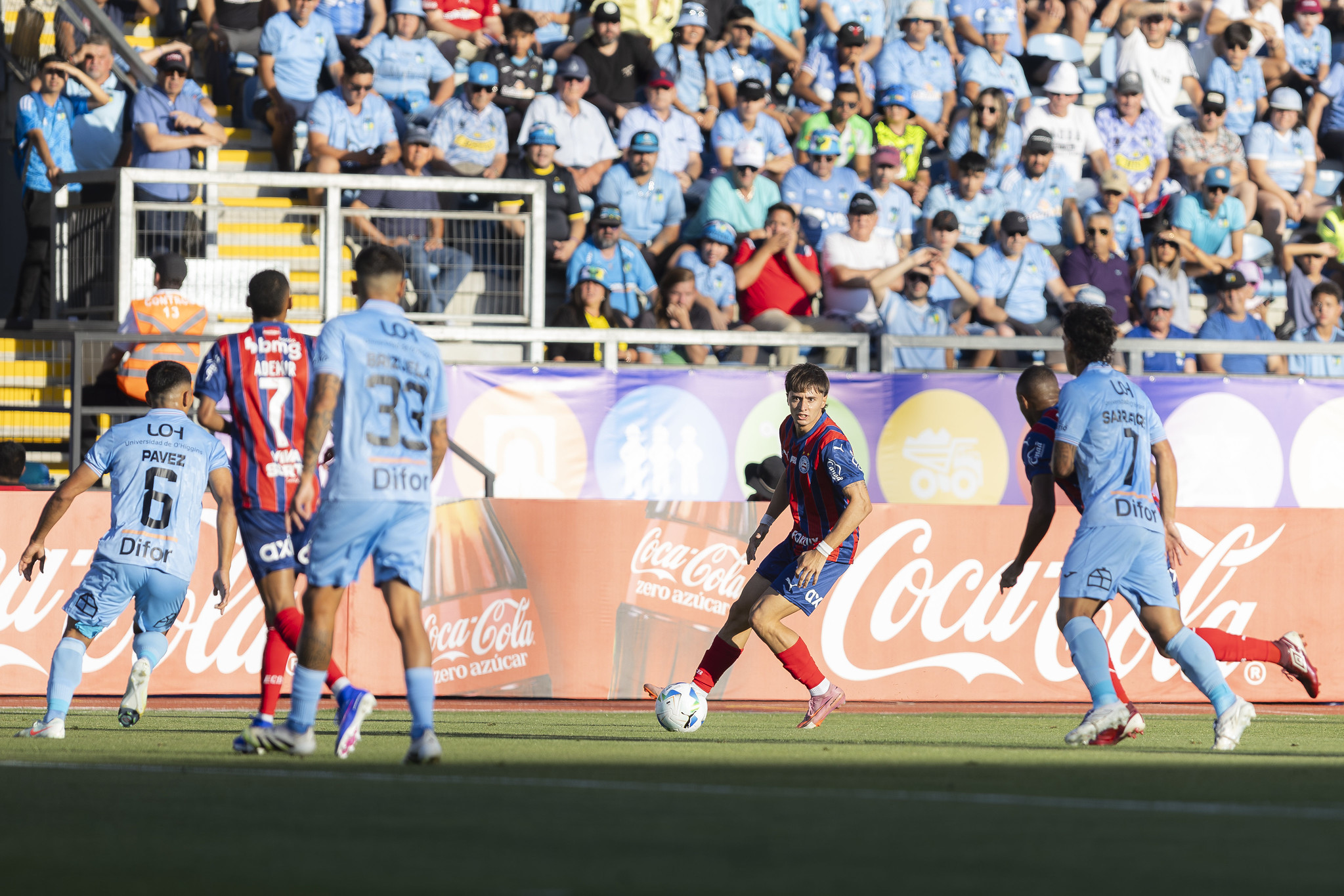 Román Gómez foi titular na direira