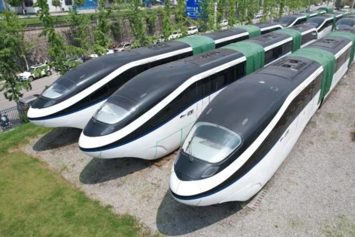 BYD assume linha de trem inacabada e transporta 100 mil passageiros por dia