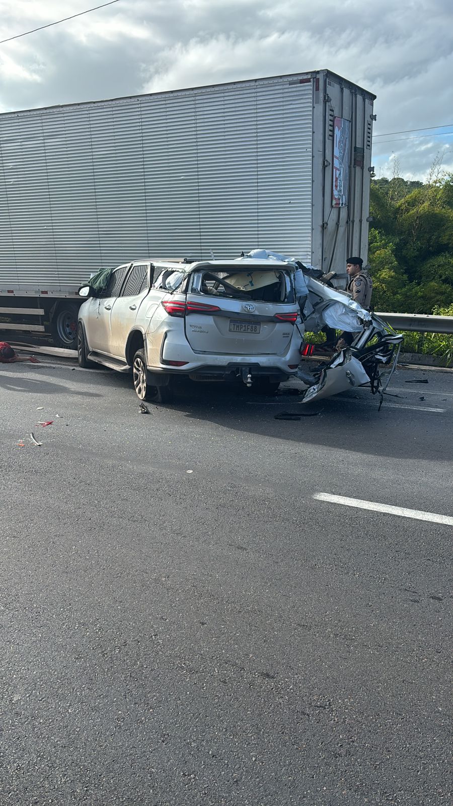 Cantor Zau O Pássaro morre em grave acidente na BR-116