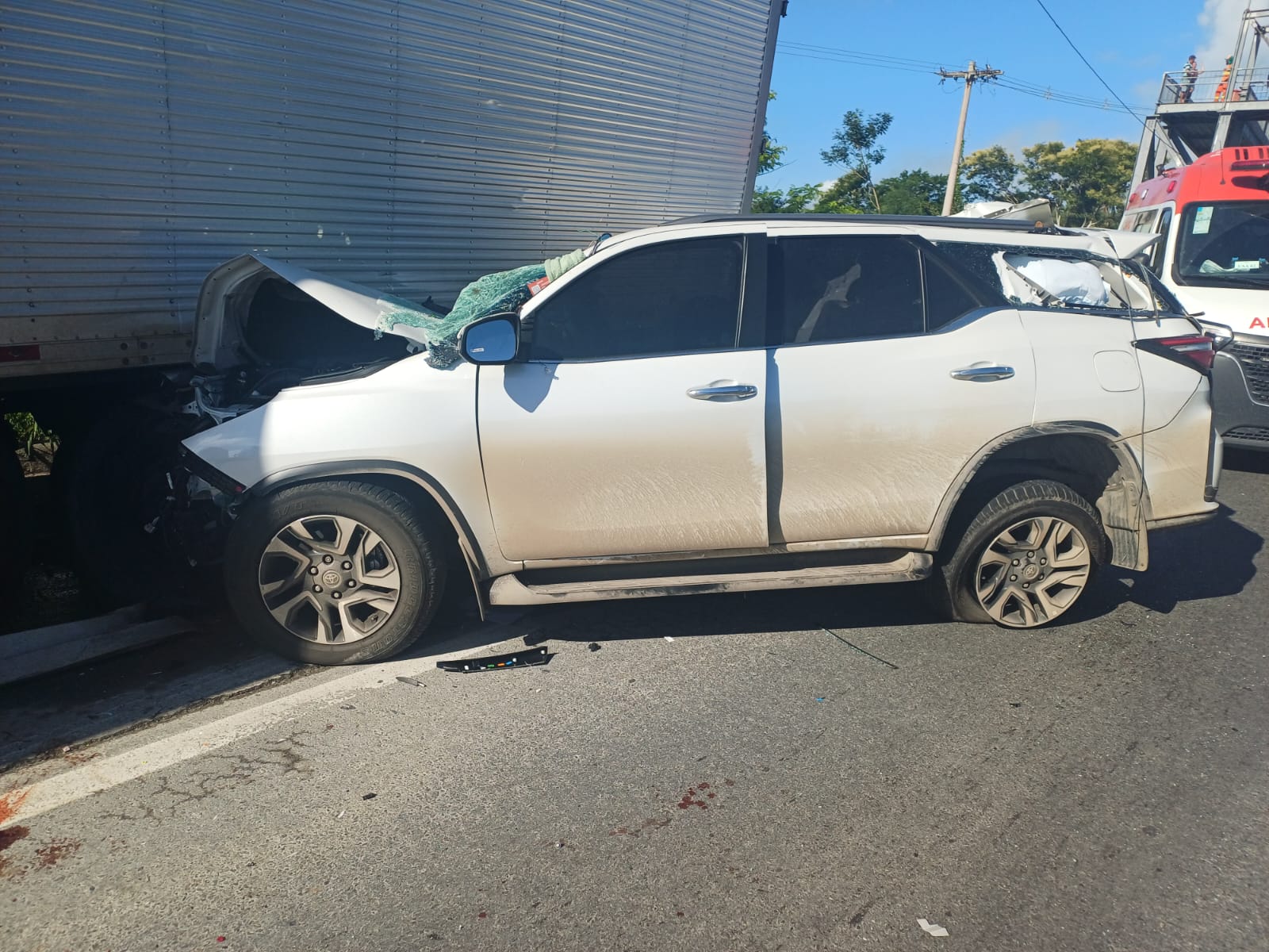 Cantor Zau O Pássaro morre em grave acidente na BR-116