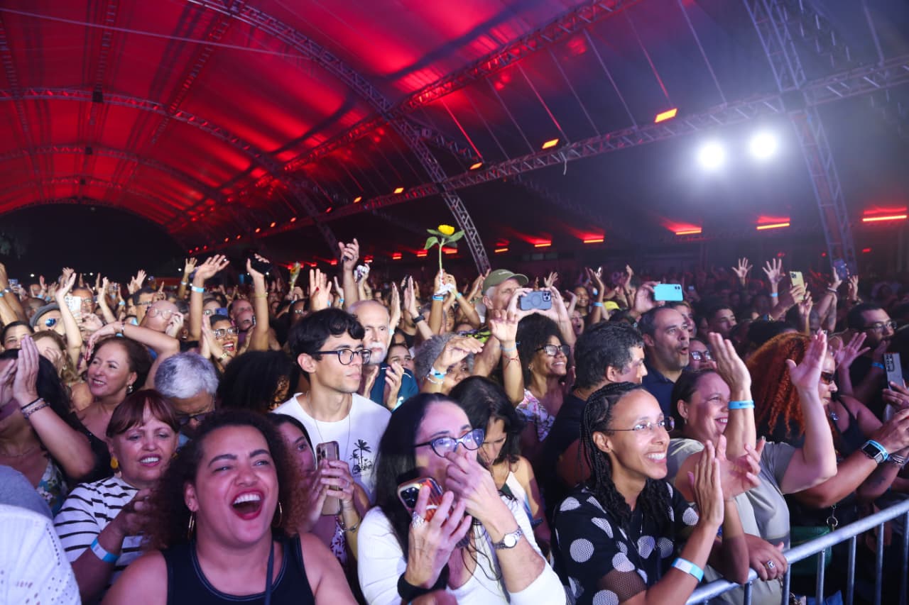 Cidade Negra faz show histórico na Arena A TARDE; veja fotos