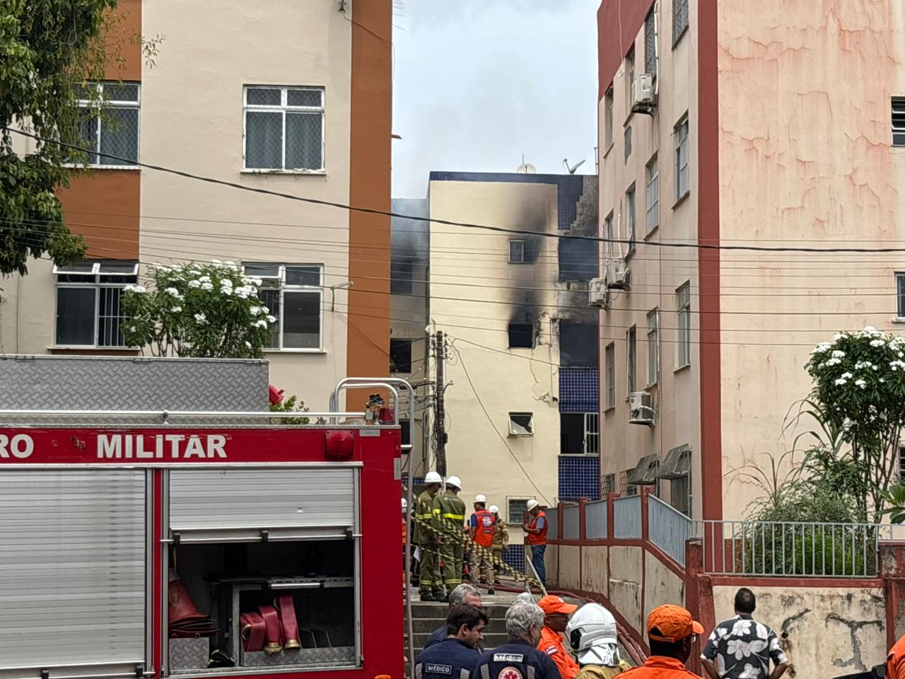Explosão destruiu apartamentos no Stiep, em Salvador