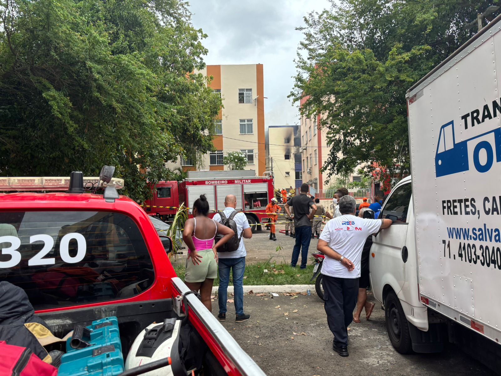Confira fotos e vídeos do incêndio que destruiu prédio em Salvador