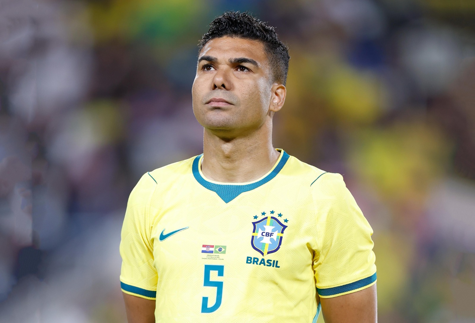 Um dos grandes líderes da Seleção Brasileira e, vale ressaltar, um dos "preferidos" de Ancelotti. Revelado pelo São Paulo, construiu a maior parte da carreira no Real Madrid, onde se tornou um dos melhores volantes do mundo e peça fundamental de uma geração multicampeã. Antes de voltar ao Real, passou pelo Porto e, em seguida, seguiu para a Inglaterra, no United. No Madrid, principal clube de sua carreira, Casemiro conquistou cinco Champions League, três La Liga, três Mundiais de Clubes, três Supercopas da UEFA, três Supercopas da Espanha e uma Copa do Rei. Foi lá que Casemiro formou um meio-campo histórico ao lado de Toni Kroos e Luka Modrić, ficando conhecido mundialmente. Pela Seleção Brasileira, Casemiro tem muita história - o "cão de guarda" disputou as Copas de 2018 e 2022, foi campeão da Copa América de 2019 e chega a 2026 para o que provavelmente será seu último Mundial.