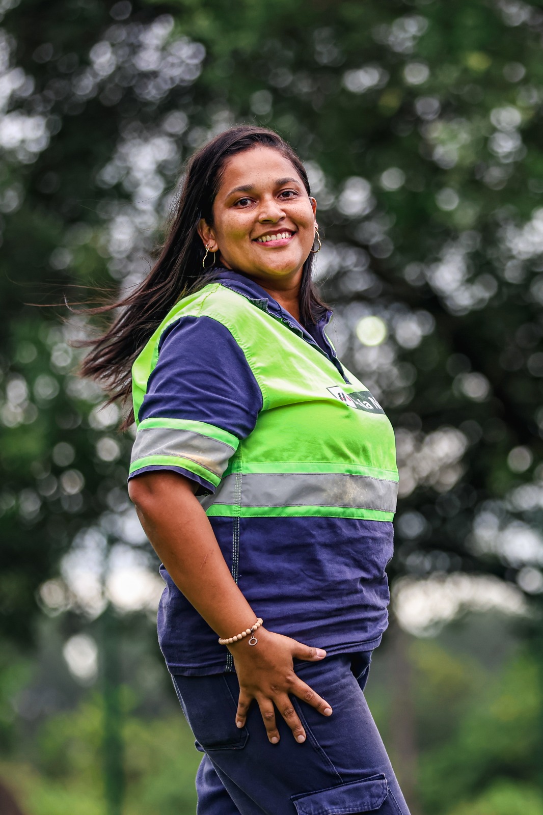 Da enfermagem à rodovia: a história da mulher que desafia estereótipos
