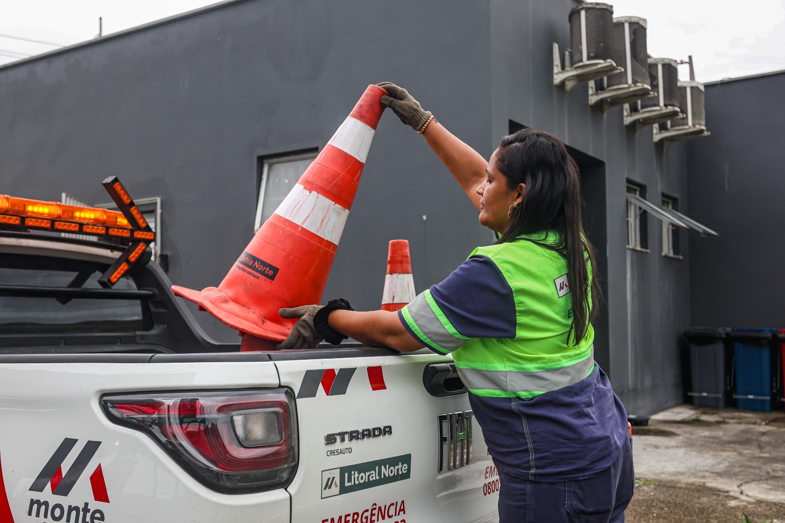 Da enfermagem à rodovia: a história da mulher que desafia estereótipos