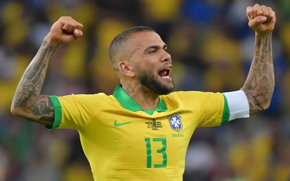 Daniel Alves disputou as Copas do Mundo de 2010, 2014 e 2018