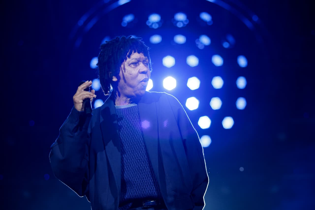 Djavan 50 anos de carreira: Show em Salvador tem choro, romance e Arena lotada