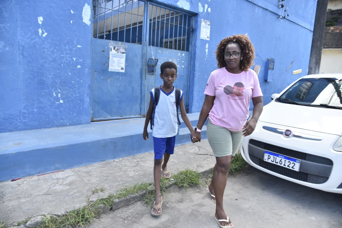 De laços a crochê: mães atípicas empreendem para sobreviver