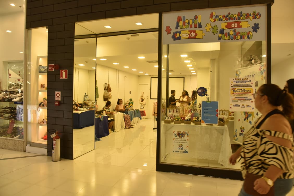 De laços a crochê: mães atípicas empreendem para sobreviver