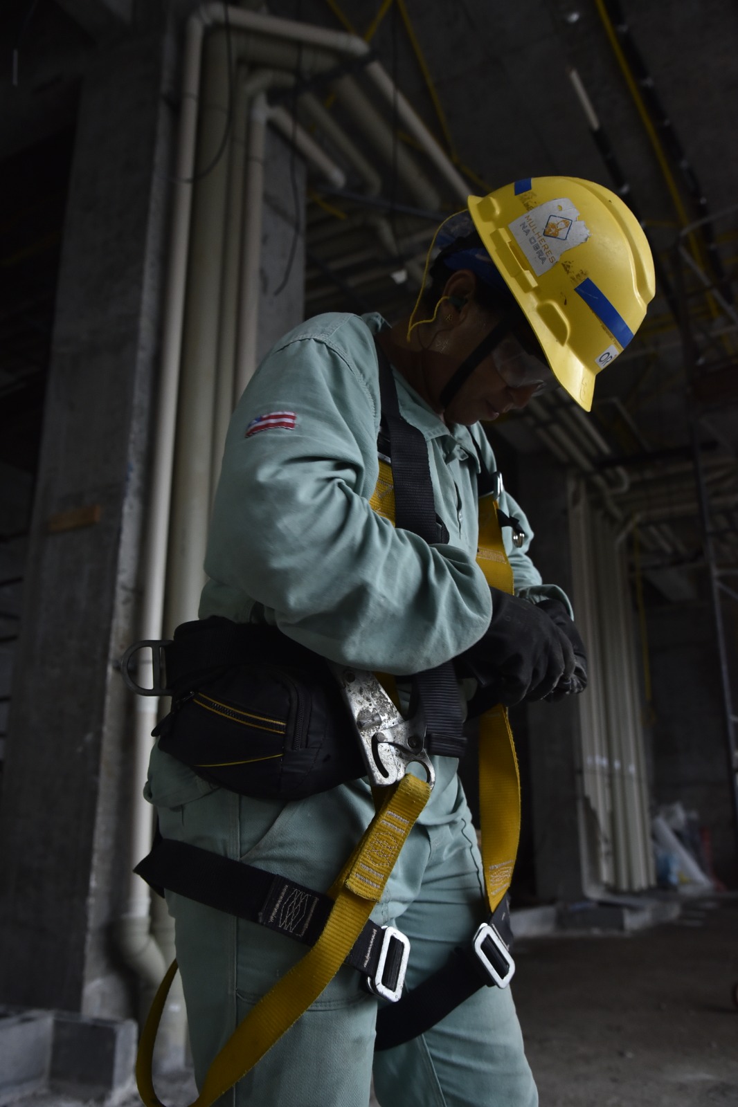 Entre tubos e coragem: a história da mulher que desafia o machismo nas obras