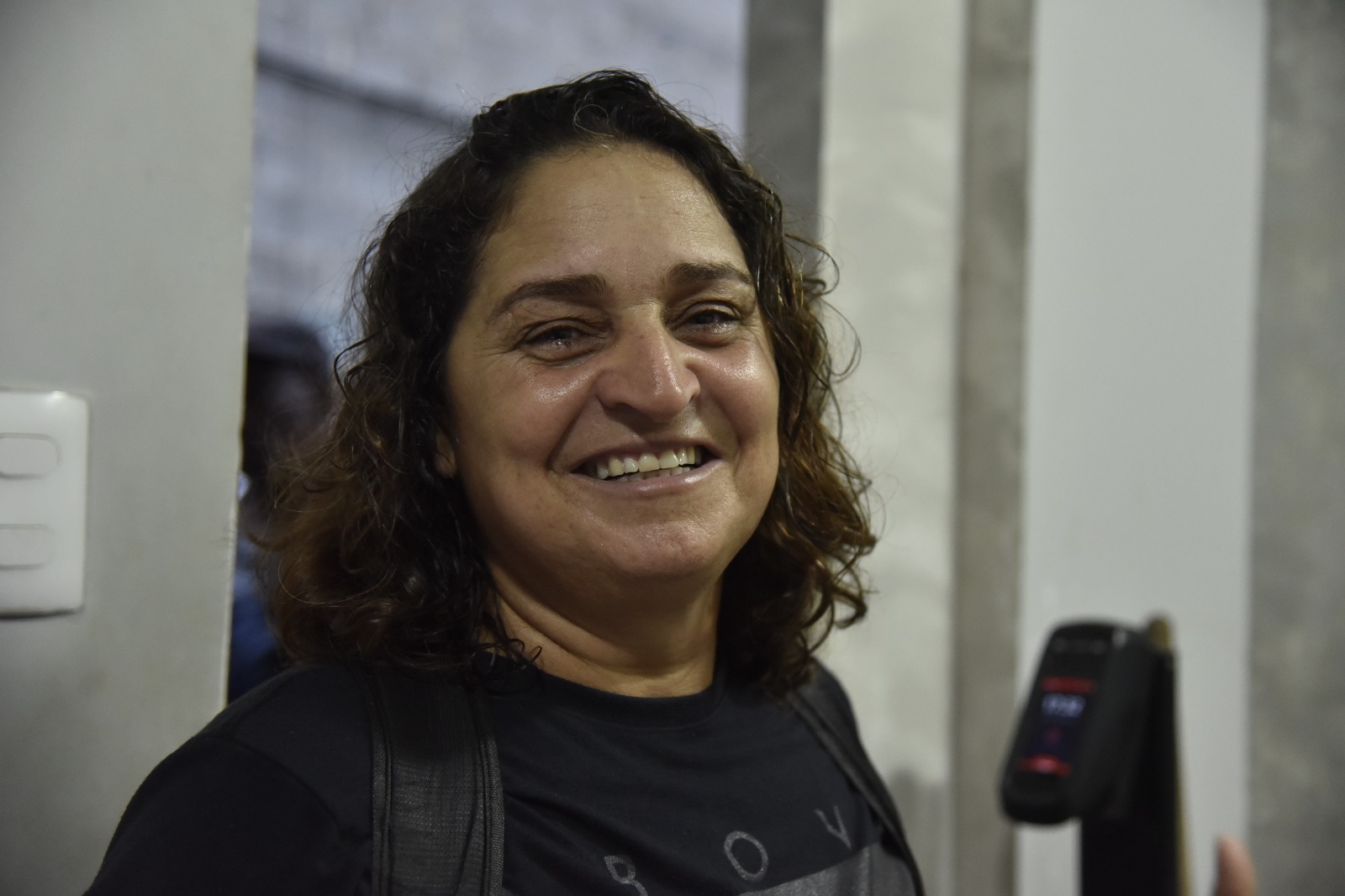 Fazendo história: mulher ajuda a construir o maior prédio da Bahia