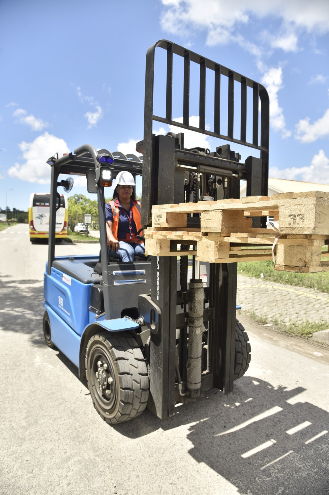 "Foque no seu sonho": Conheça Érica, a mulher que herdou a profissão do pai