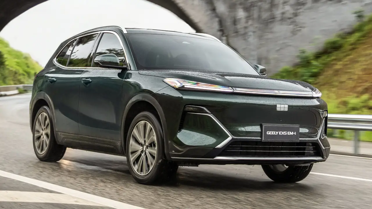 Geely lança SUV híbrido EX5 no Brasil com promessa de 1.300 km de autonomia
