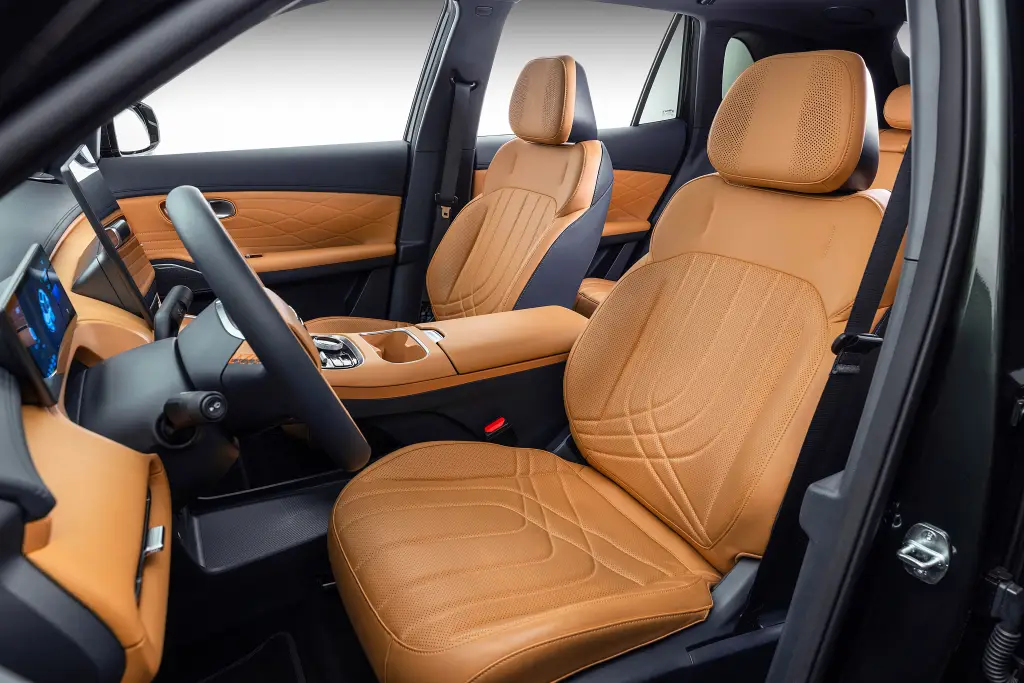 Geely lança SUV híbrido EX5 no Brasil com promessa de 1.300 km de autonomia