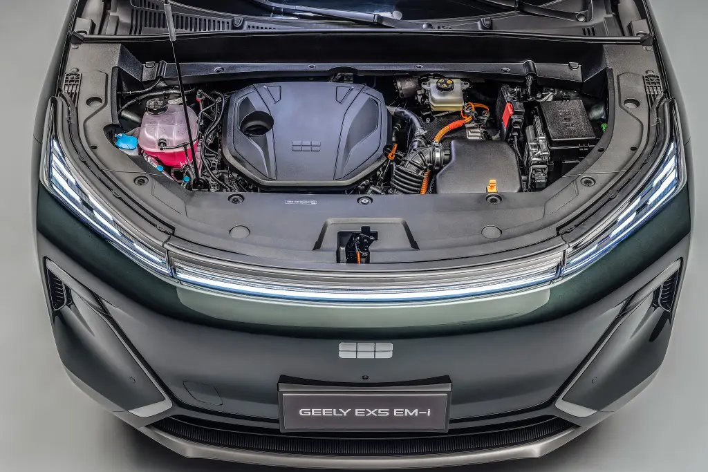 Geely lança SUV híbrido EX5 no Brasil com promessa de 1.300 km de autonomia