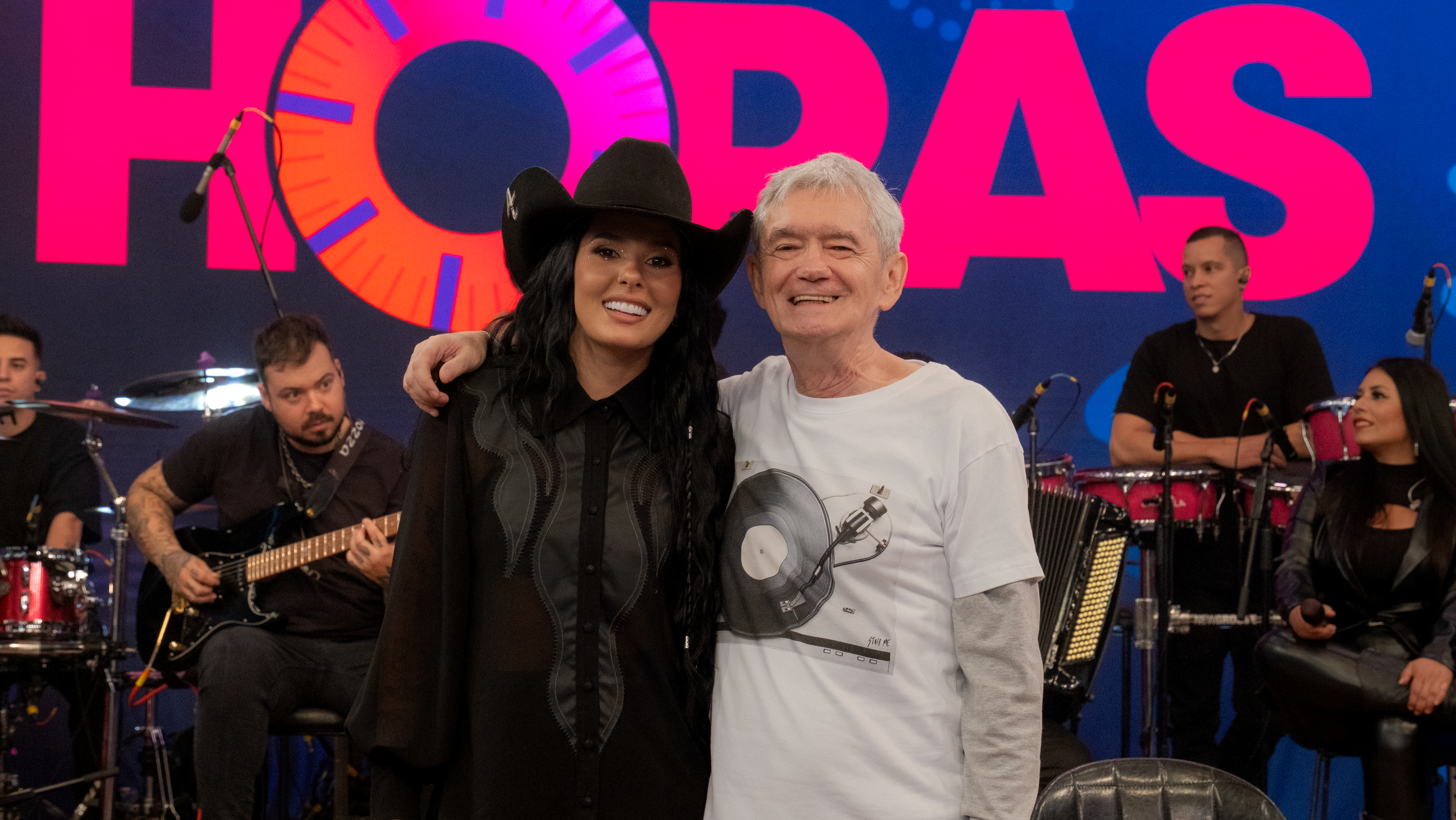 Ana Castela e Serginho Groisman no 'Altas Horas'