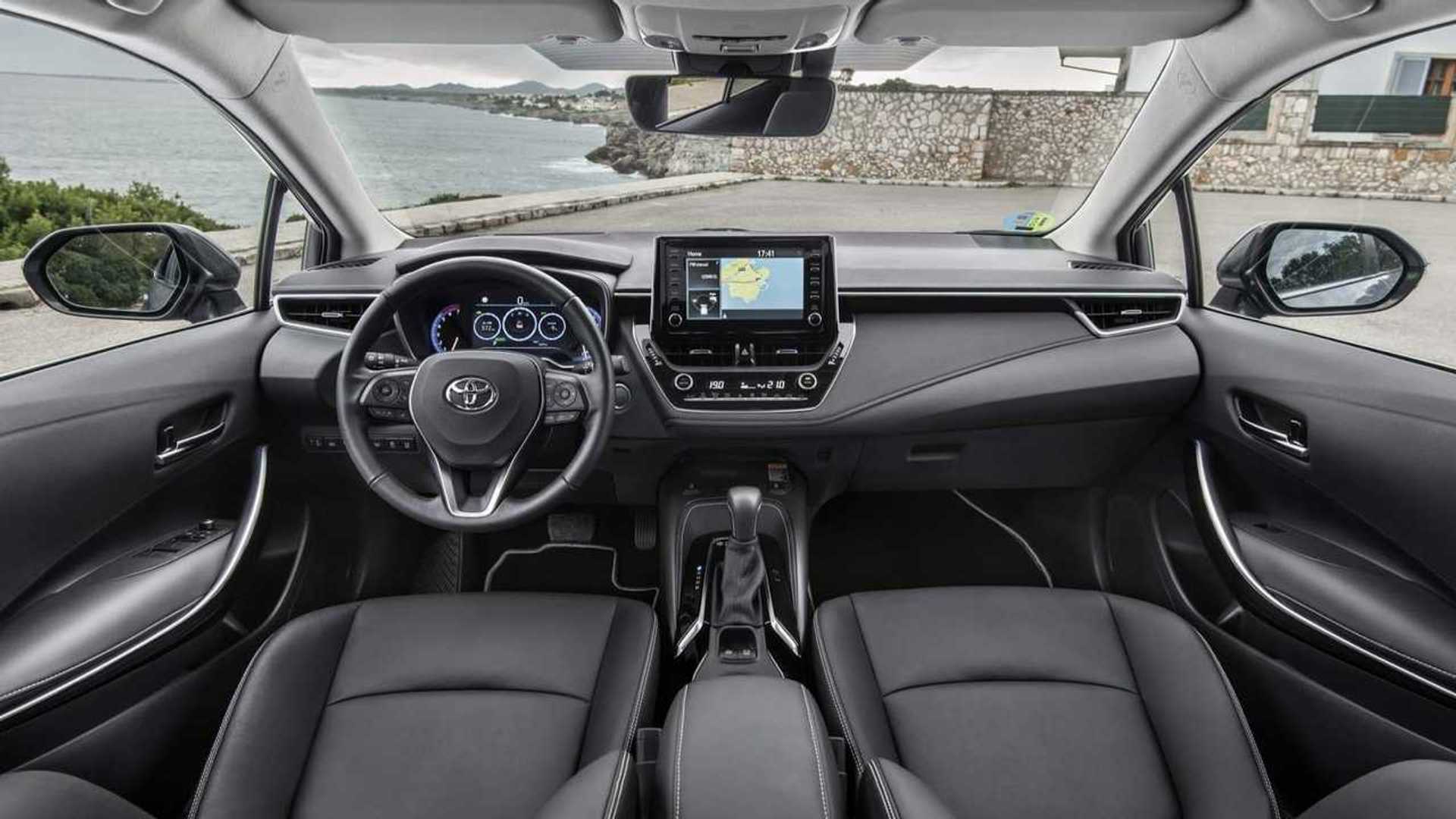 Guerra dos sedãs: Toyota reduz preço do Corolla para enfrentar a BYD