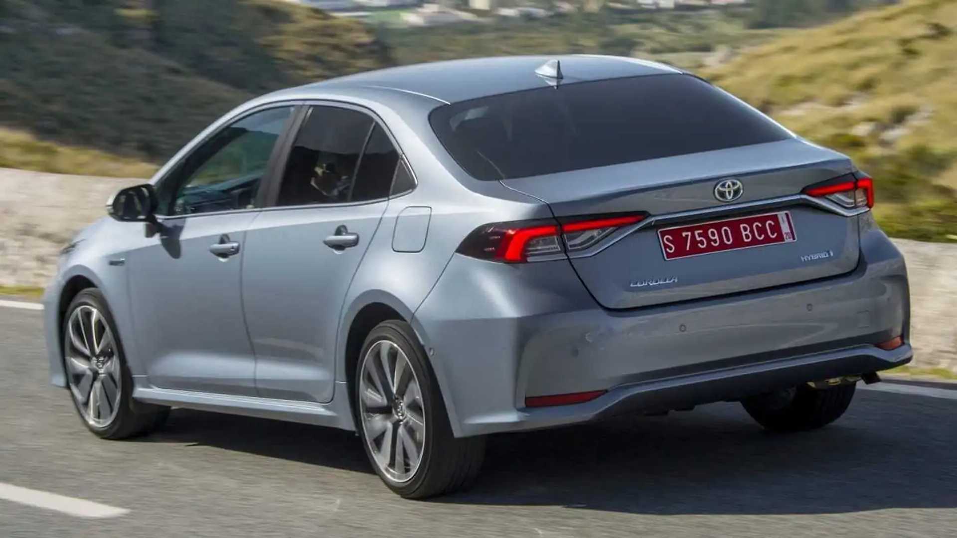 Guerra dos sedãs: Toyota reduz preço do Corolla para enfrentar a BYD