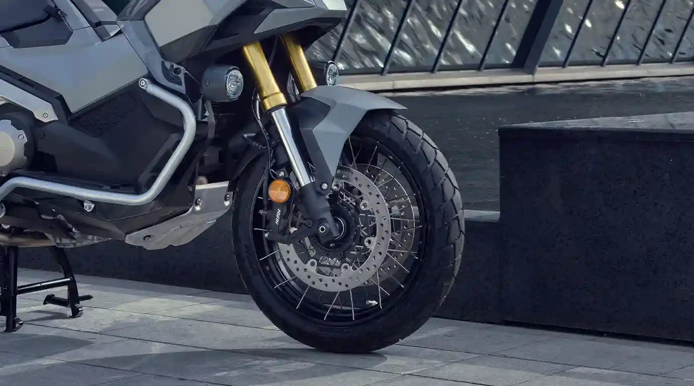 Honda lança X-ADV 2026: o SUV de duas rodas que une conforto e trilha