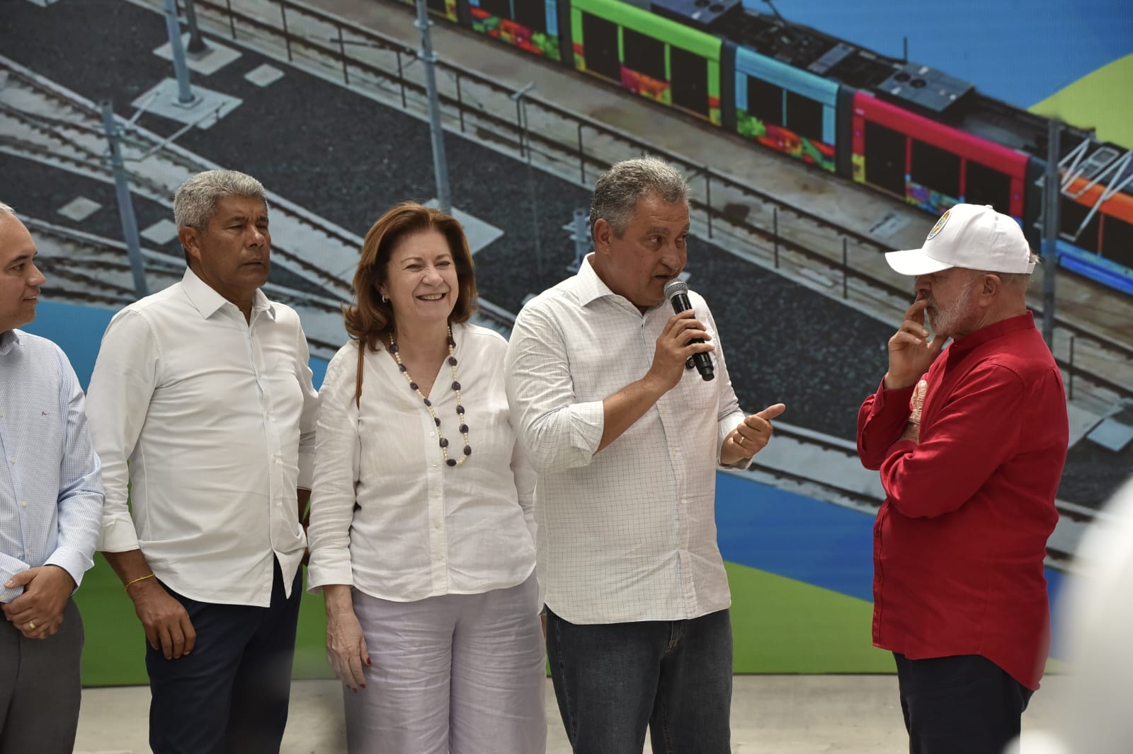 Visita de Lula em Salvador reuniu autoridades