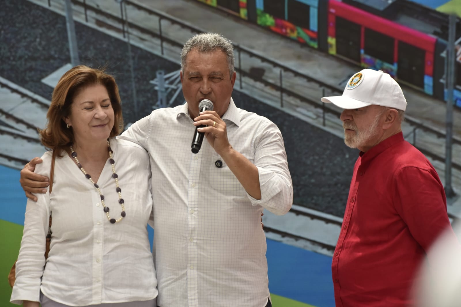 Visita de Lula em Salvador reuniu autoridades