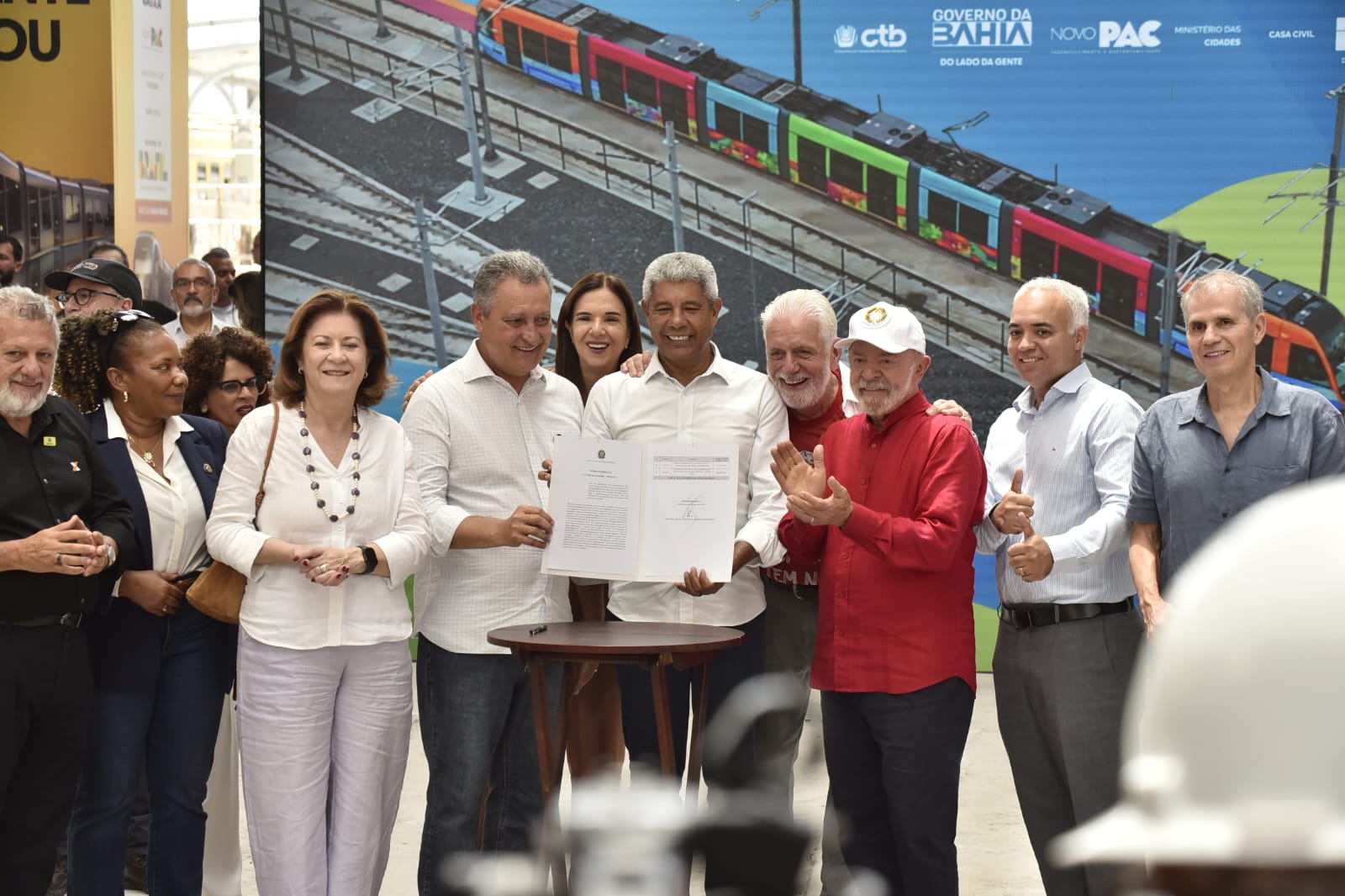 Visita de Lula em Salvador reuniu autoridades