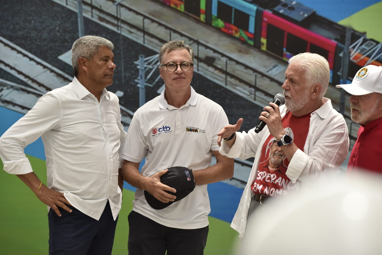 Visita de Lula em Salvador reuniu autoridades