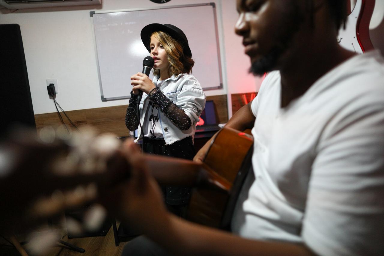 Michael Jackson vive! Crianças e adultos mantêm o legado do astro na Bahia