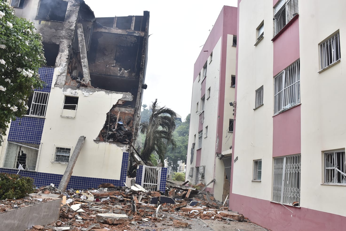 Incêndio aconteceu no bairro do Stiep e deixou ao menos 16 feridos.