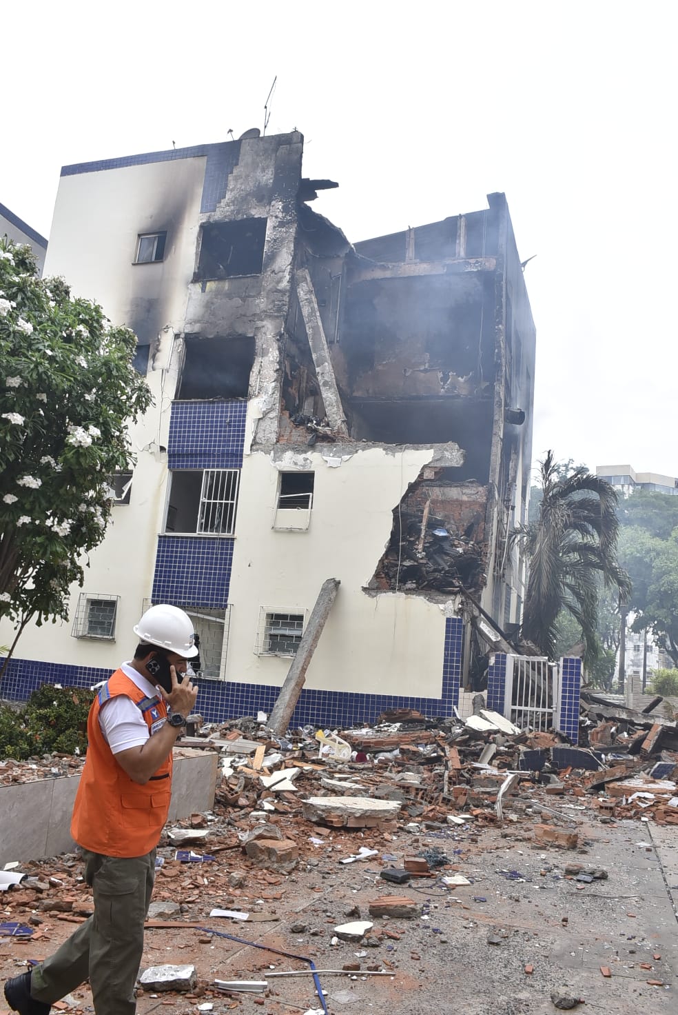 Incêndio aconteceu no bairro do Stiep e deixou ao menos 16 feridos.