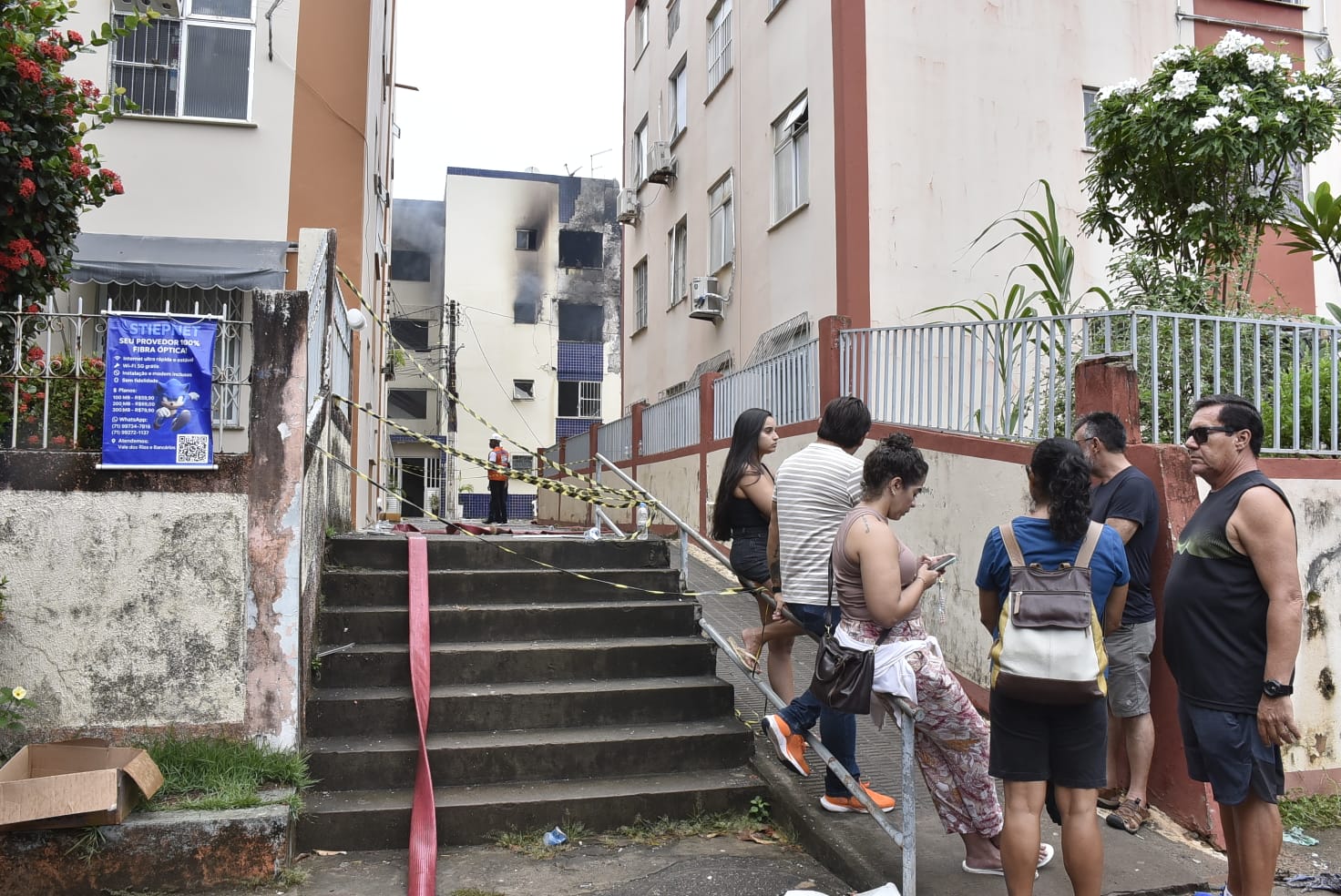 Incêndio aconteceu no bairro do Stiep e deixou ao menos 16 feridos.