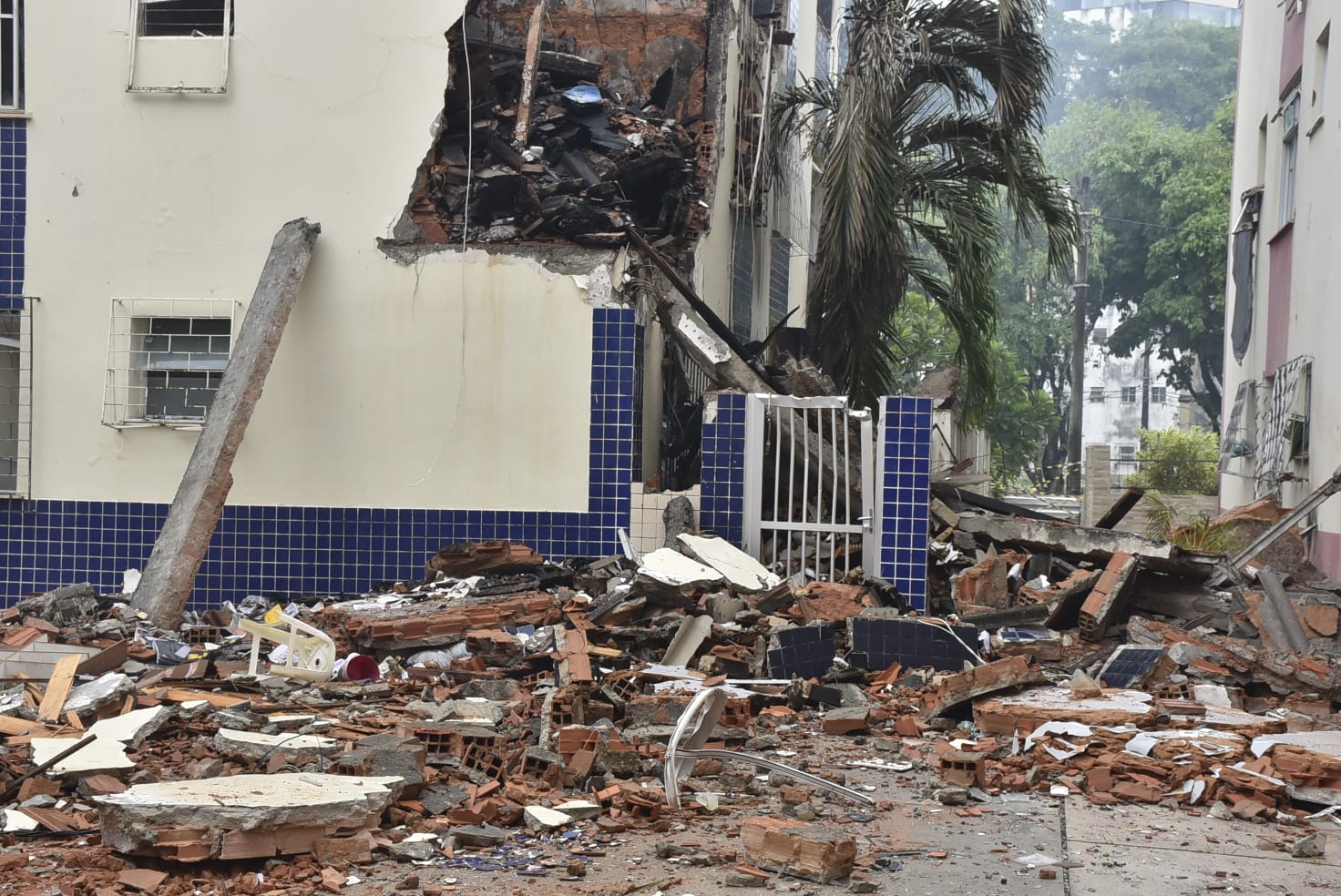 Incêndio aconteceu no bairro do Stiep e deixou ao menos 16 feridos.