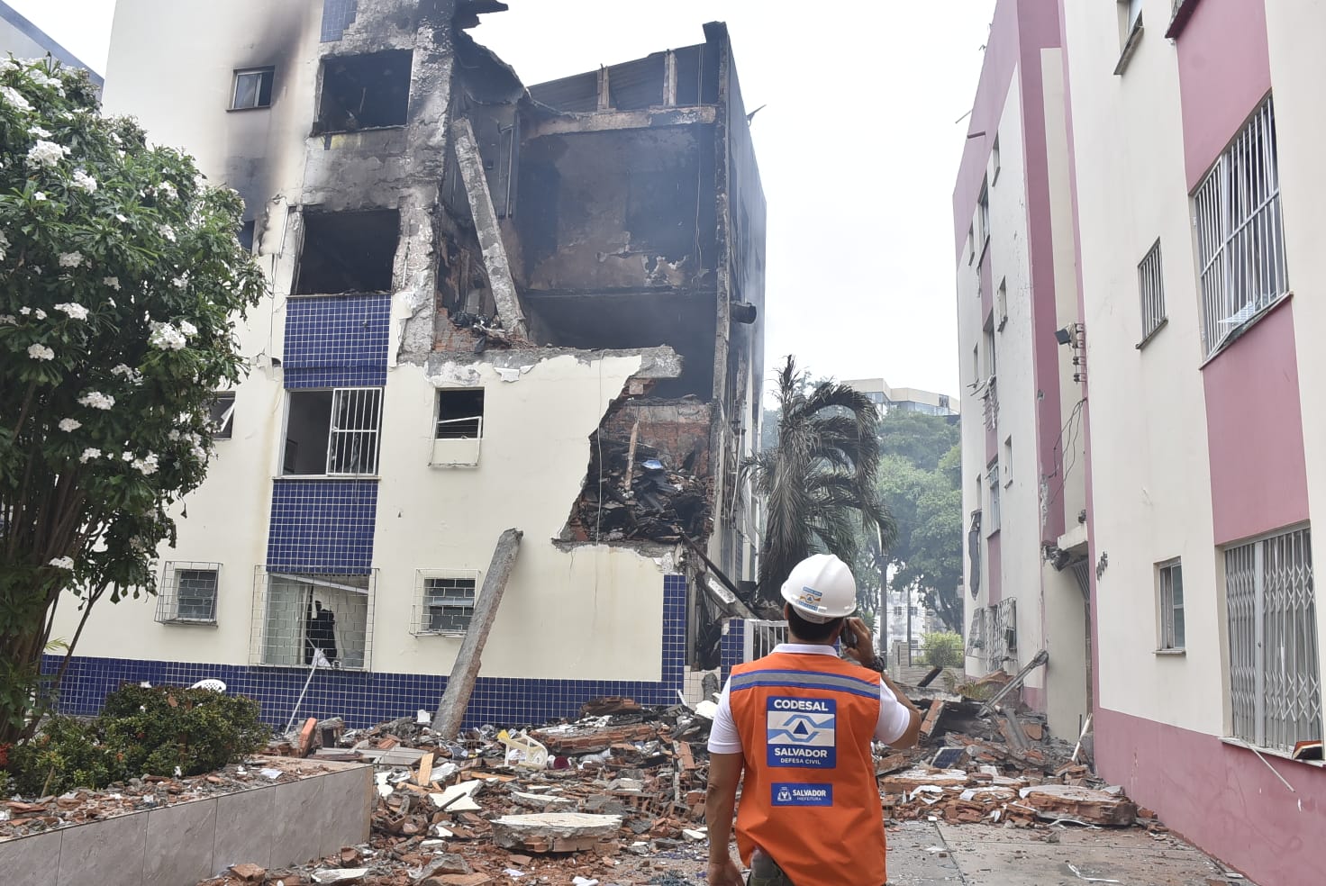 Incêndio aconteceu no bairro do Stiep e deixou ao menos 16 feridos.