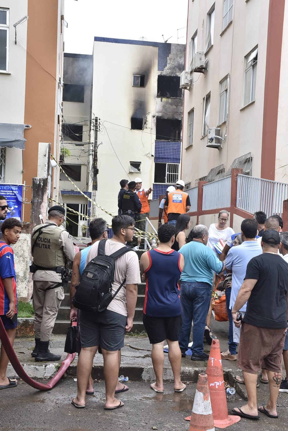 Incêndio aconteceu no bairro do Stiep e deixou ao menos 16 feridos.