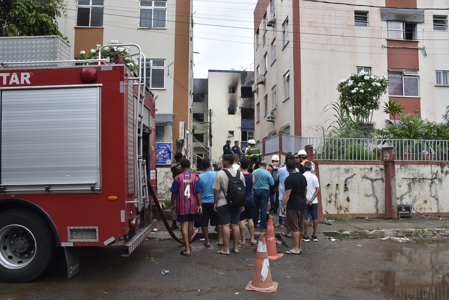 Incêndio aconteceu no bairro do Stiep e deixou ao menos 16 feridos.