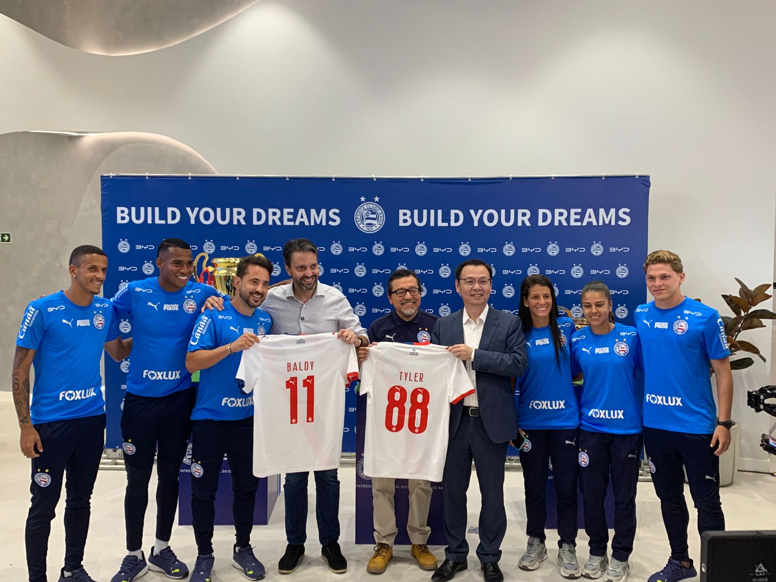 Novo patrocinador, BYD quer amistoso entre Bahia e Manchester City