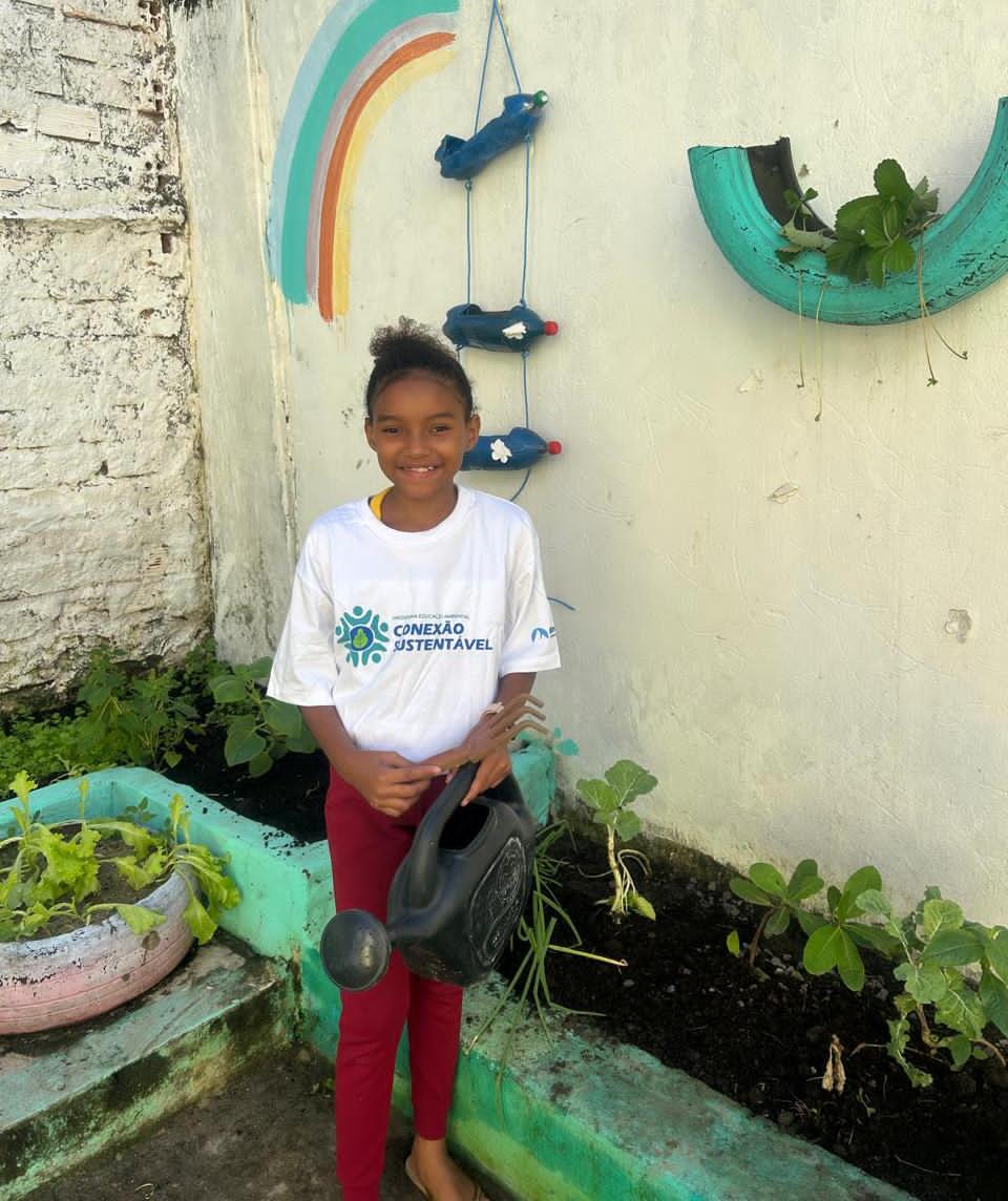 Grupo Escolar Raimundo Jerônimo Machado, em Itabuna, sobre Projeto Recicla BNH