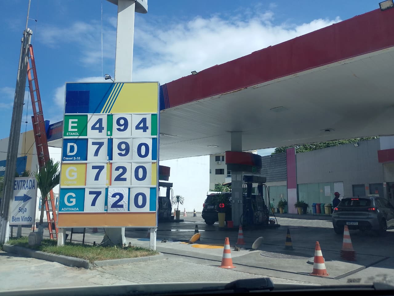 Quase R$ 8: preço da gasolina dispara em Salvador e bate recorde; veja lista