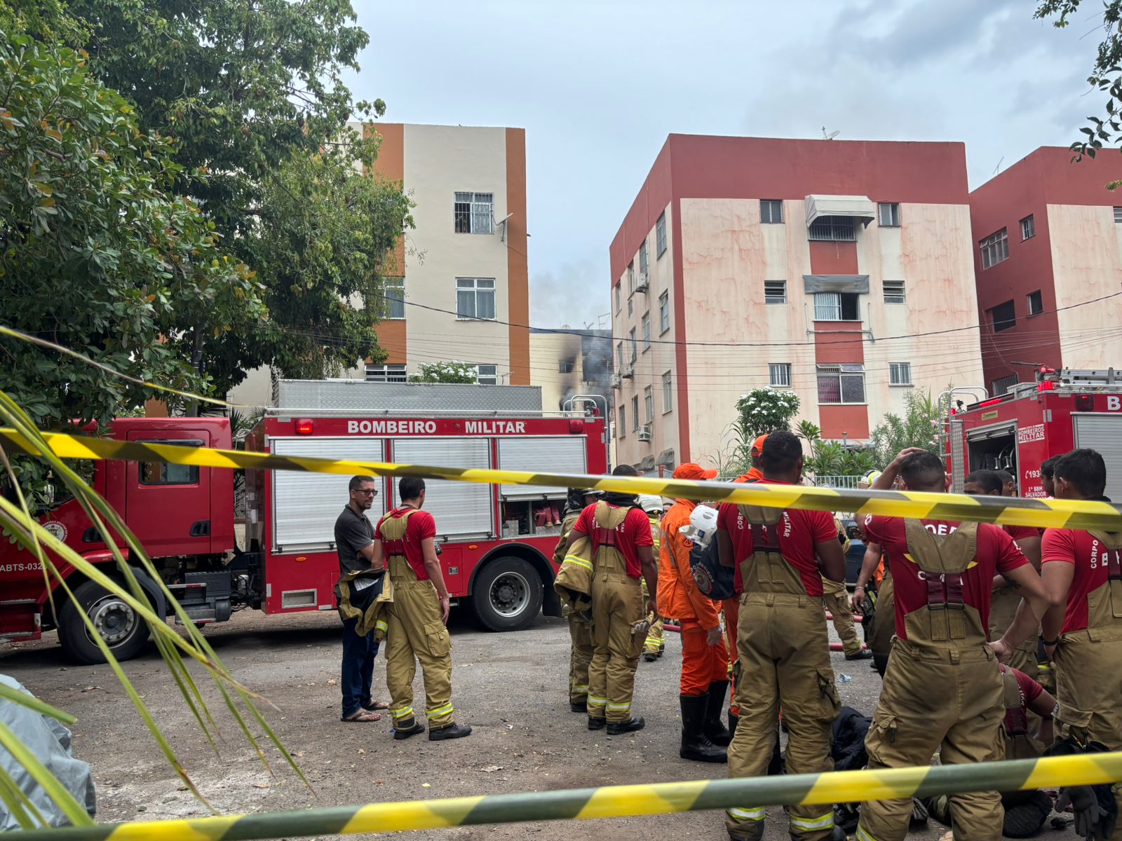 Urgente! Explosão destrói prédio em Salvador e moradores ficam feridos