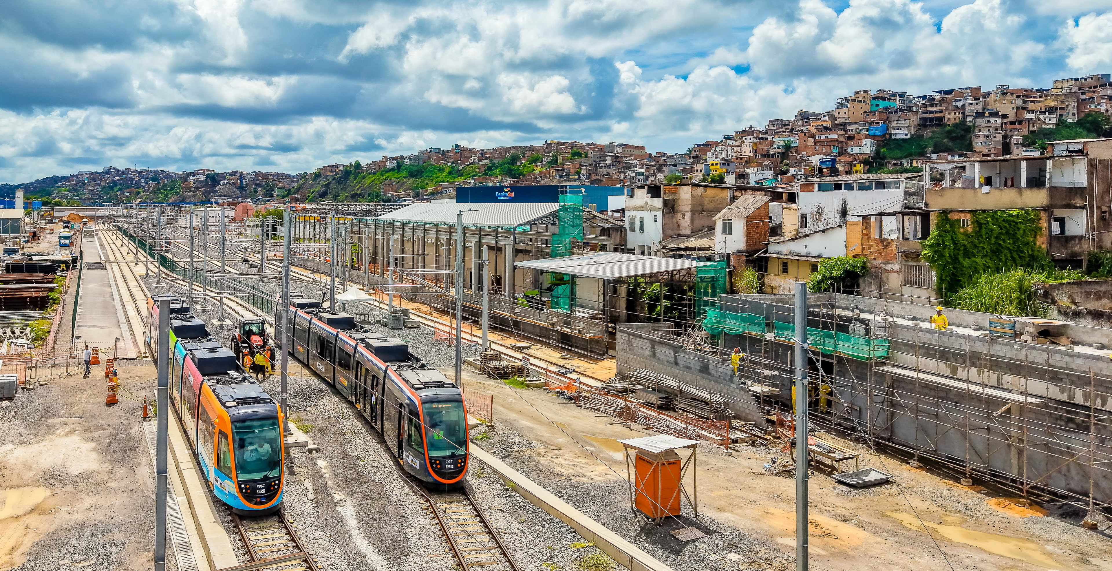 Obras do Trecho 1 do VLT de Salvador