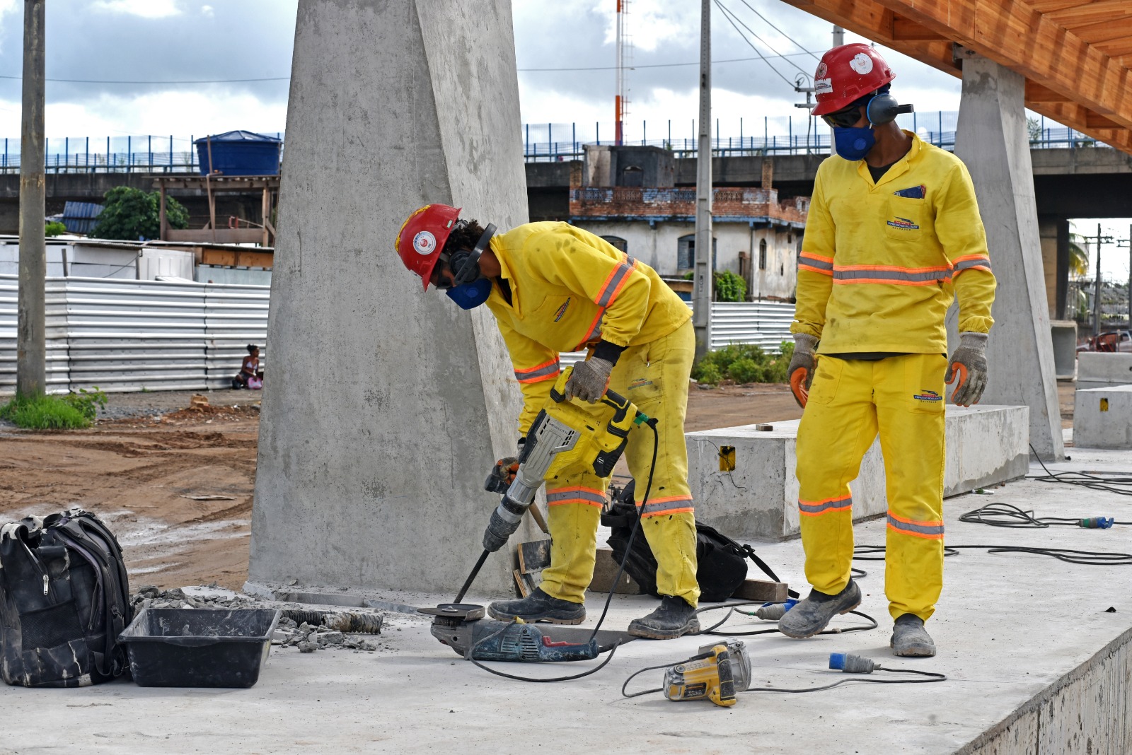 Obras do VLT de Salvador avançam
