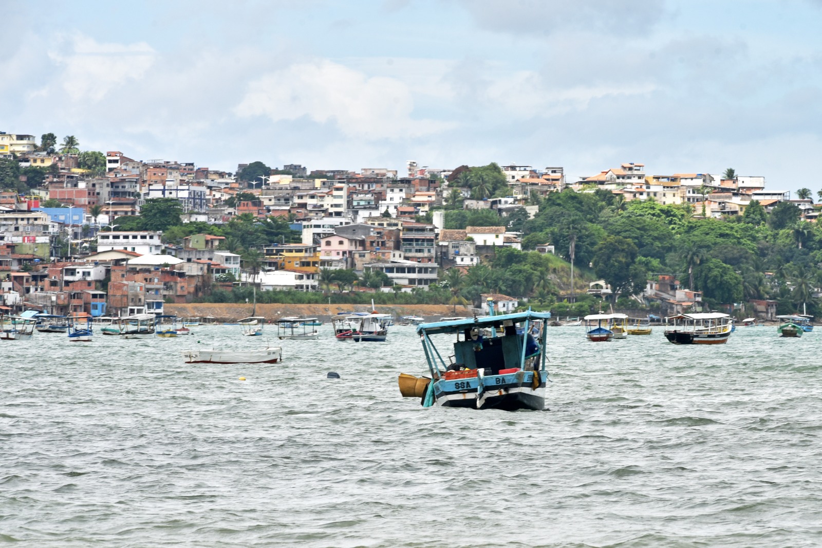 VLT de Salvador vai atravessar pista de veículos; saiba como funciona