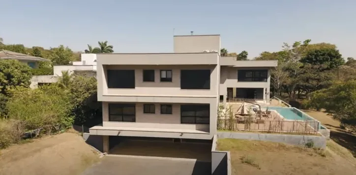 Mansão de Virginia Fonseca é colocada à venda por R$ 29 milhões