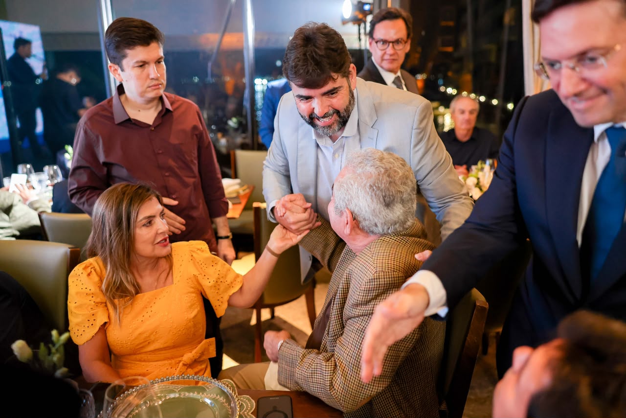 ACB e A TARDE reúnem lideranças políticas e empresariais para discutir desafios do país