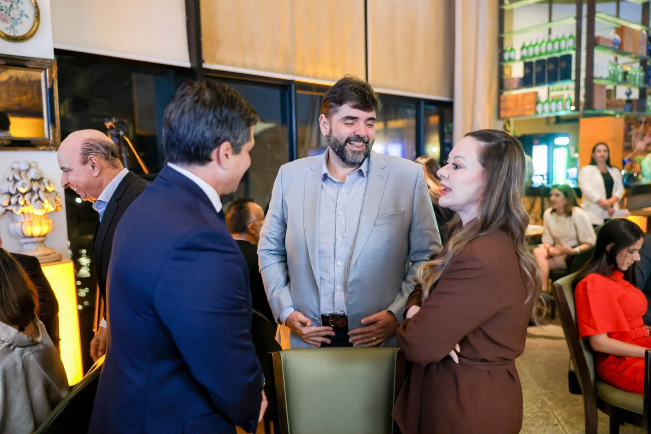 ACB e A TARDE reúnem lideranças políticas e empresariais para discutir desafios do país