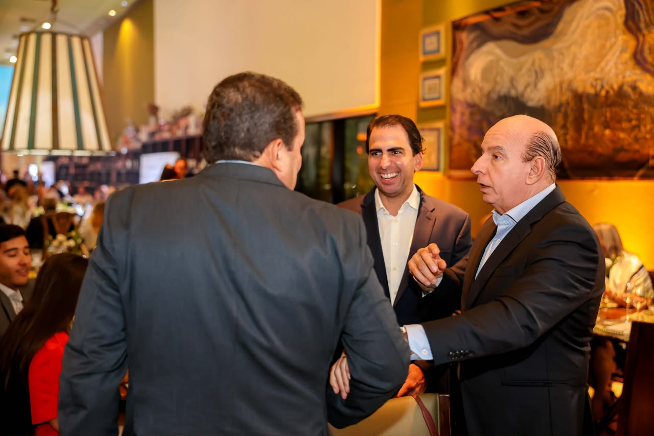 ACB e A TARDE reúnem lideranças políticas e empresariais para discutir desafios do país