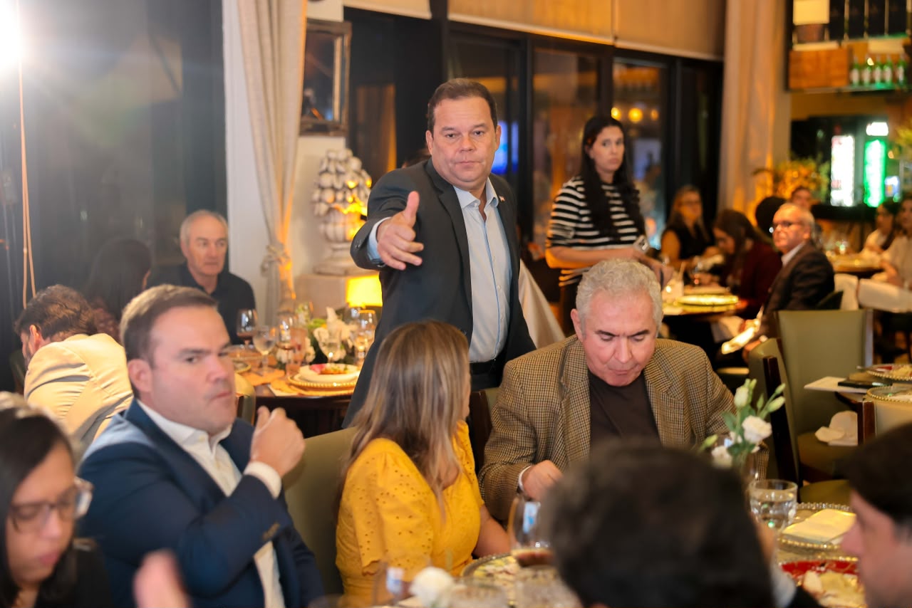 ACB e A TARDE reúnem lideranças políticas e empresariais para discutir desafios do país