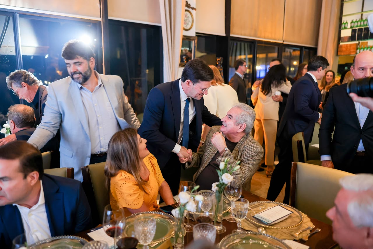 ACB e A TARDE reúnem lideranças políticas e empresariais para discutir desafios do país