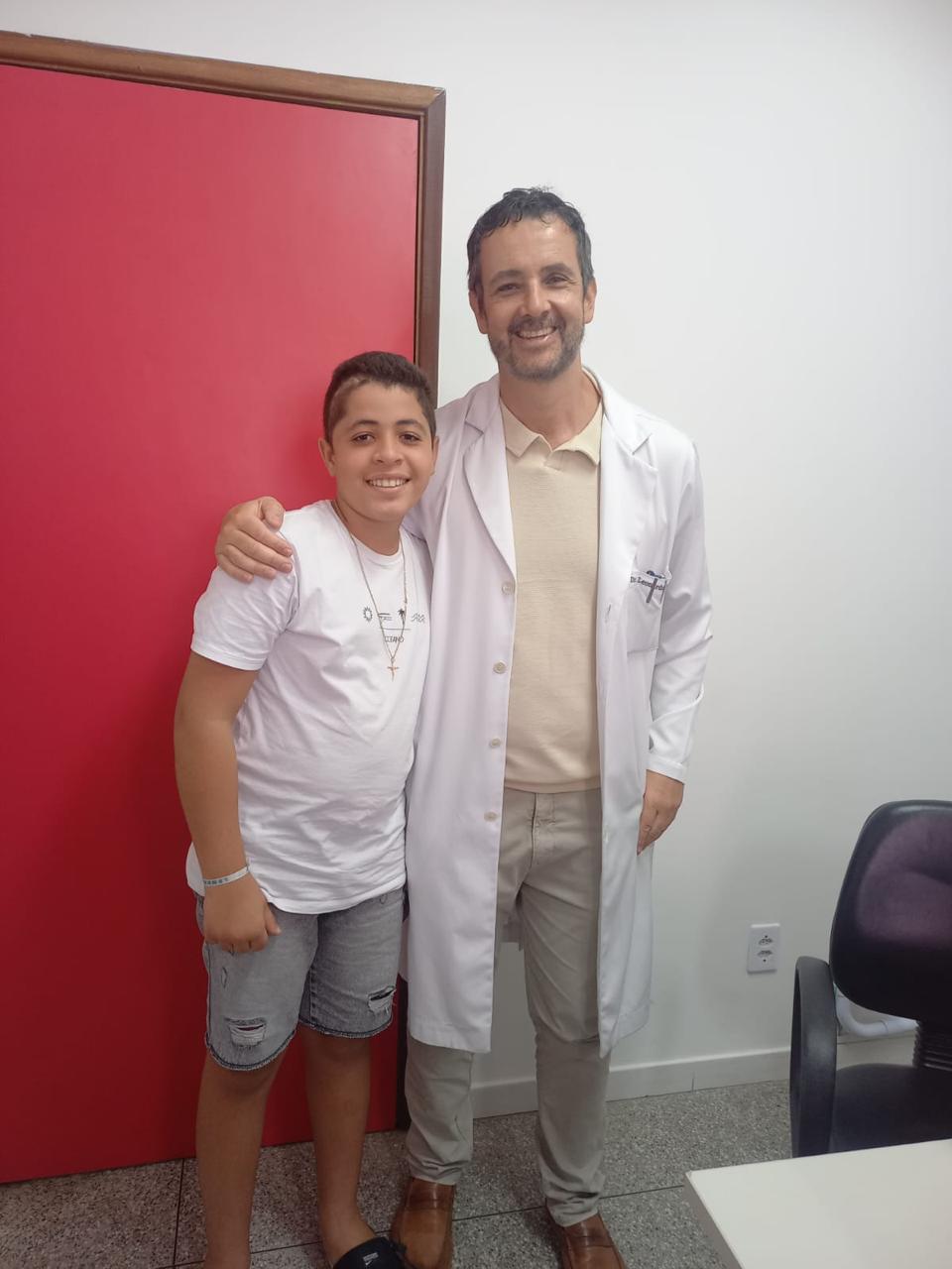 Adolescente baiano deixa de ter convulsões após cirurgia em Salvador